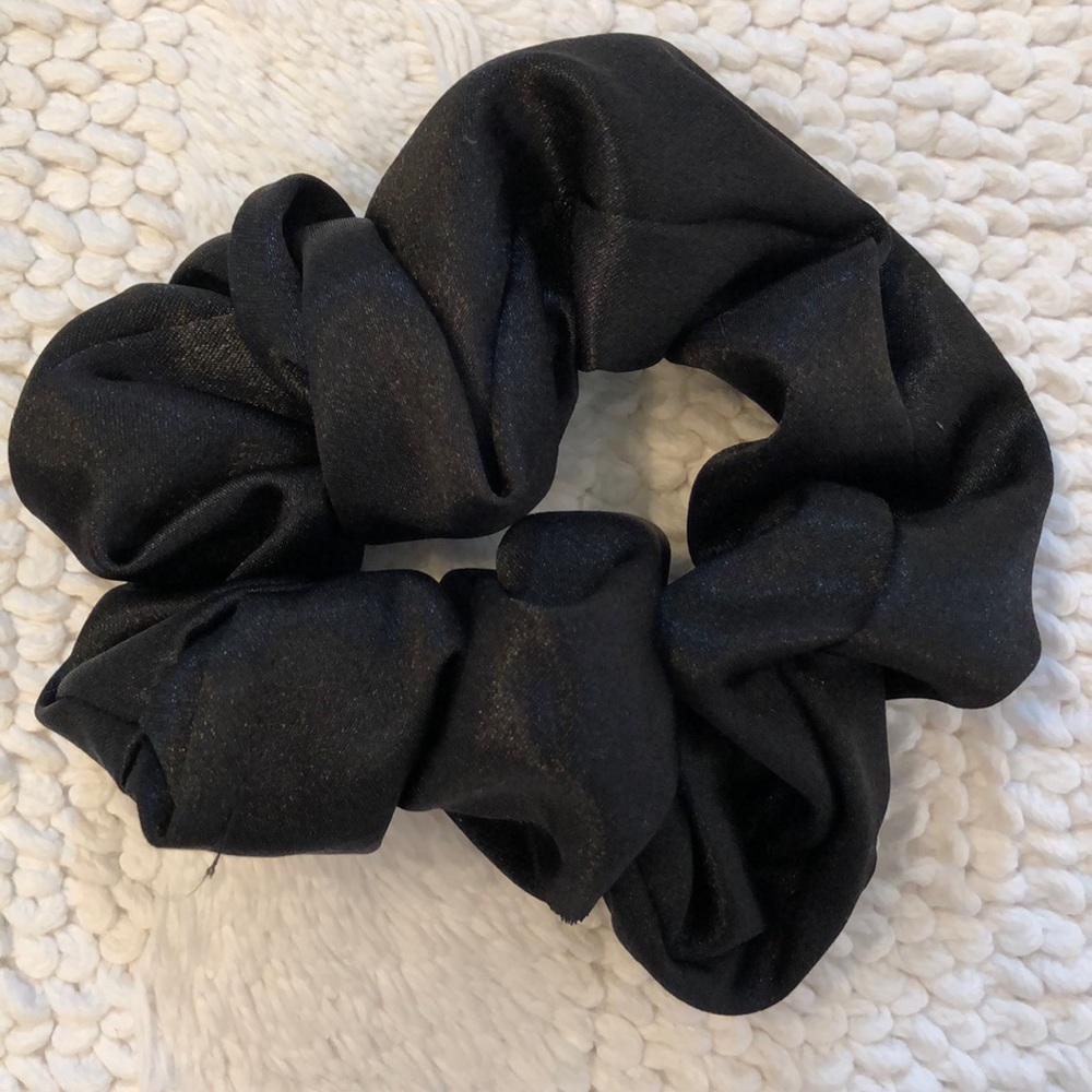 tee\scrunchie - Picture 5 of 5